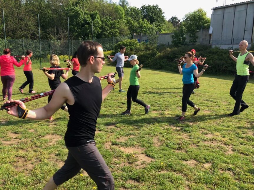 IK-2019-instruktorský-kurz-Kondiční-chůze-nordic-walking-24.-26.5.-2019-3.-část-finále-vyber-1-z-88-43-had-a-rozcviceni-rotace-trupu