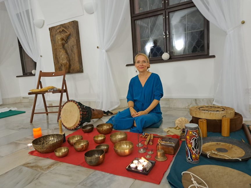Muzikoterapeutická relaxace pod vedením Veroniky Boulterové