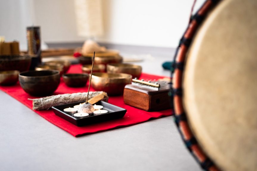 Muzikoterapeutická relaxace pod vedením Veroniky Boulterové